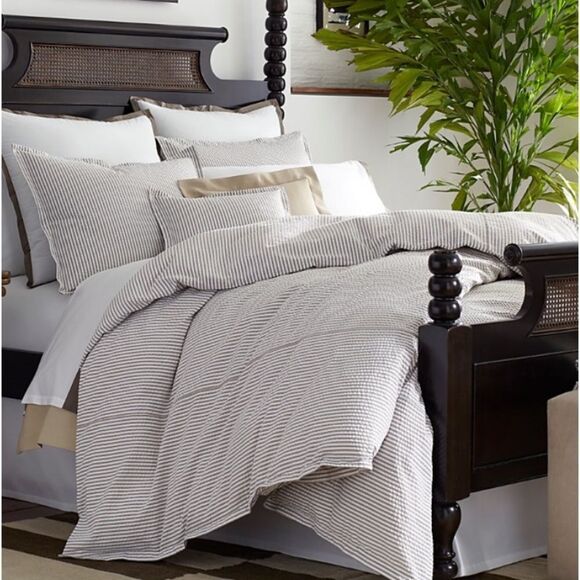 - MATOUK Matteo 21in X 36 in King Sham MATOUK. Pair (2 Shams included) - Picture 2 of 3